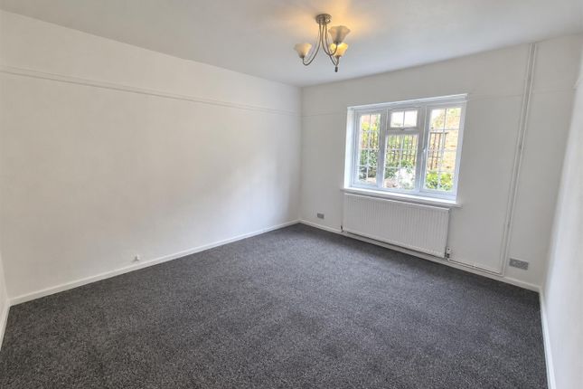 Desborough Avenue, High Wycombe photo 5
