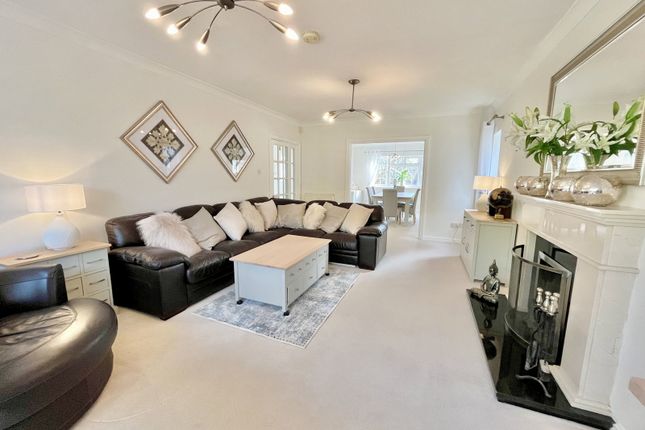 21, Meredun Close, Winchester photo 2