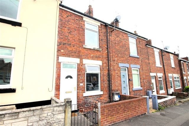 Terraced house to rent in High Street, Swallownest, Sheffield