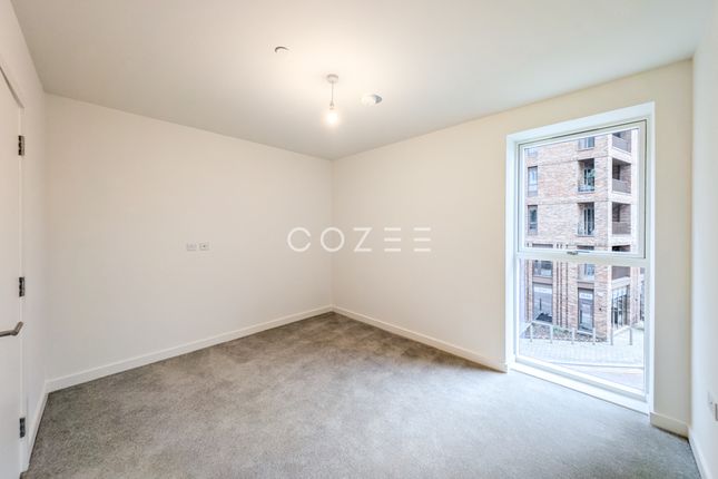 17, Winchat House, 2C Mary Neuner Road, London photo 5