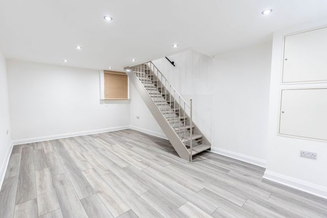 4 Delce Road, Rochester photo 5
