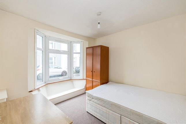 Terraced house to rent in St. Mary Magdalene Street, Brighton