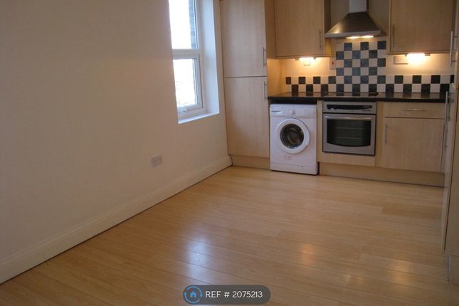 Thumbnail Flat to rent in Queens Road, Buckhurst Hill