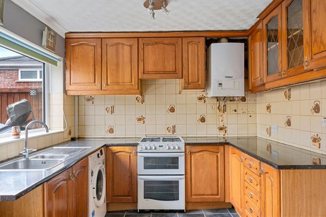 9 Peterhouse Walk, Wigan photo 4