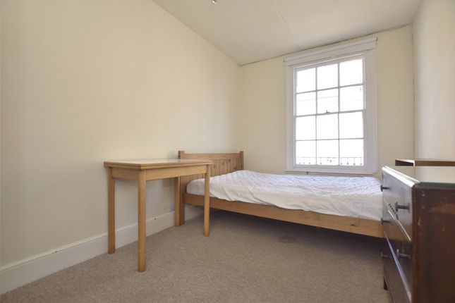 Room 6, 11, Albert Place, Gloucestershire photo 3