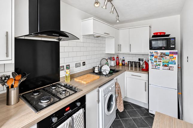 53 Horndean Road, Bracknell photo 2