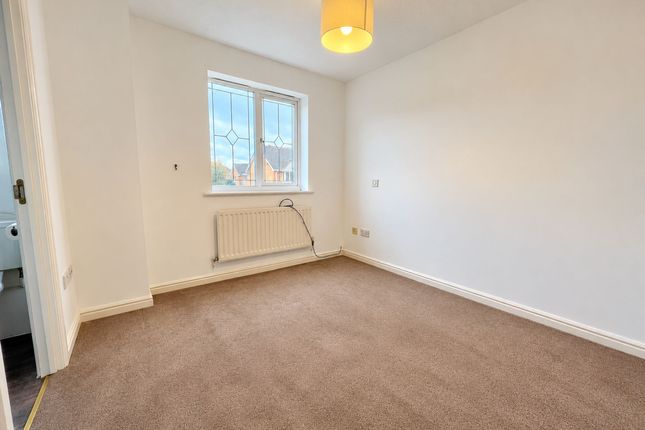 140 Westons Brake, Bristol photo 5