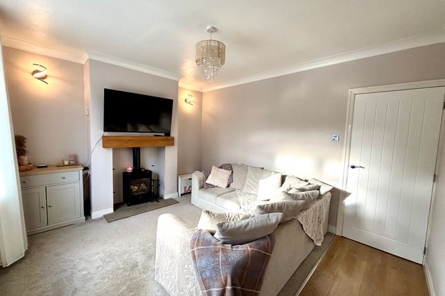28, Westlea Avenue, Riddlesden photo 2