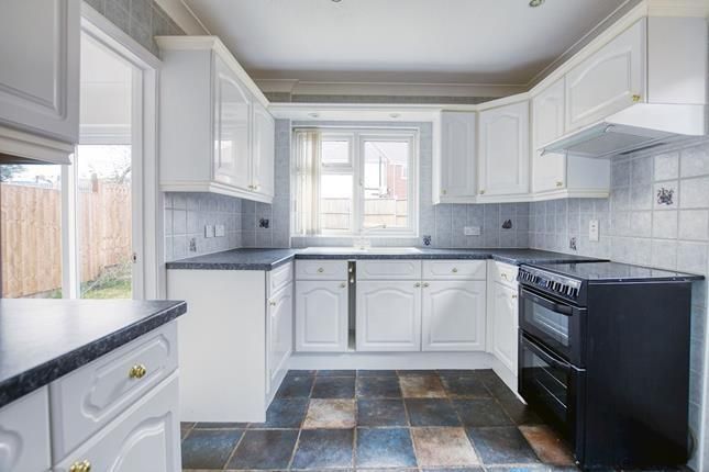 2, Middlemead, Chelmsford photo 3