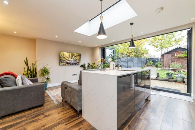 Hollybush Lane, Welwyn Garden City photo 3