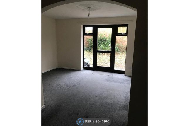 Flat, Kathleen Road, Southampton photo 3
