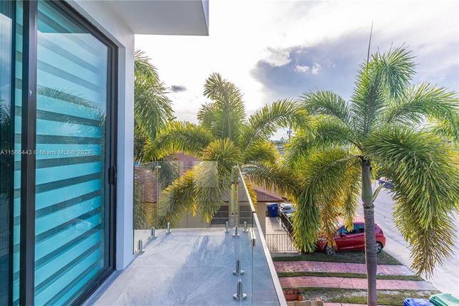 Town house for sale in 3174 Sw 23rd Ter # 3174, Miami, Florida, 33145, United States Of America
