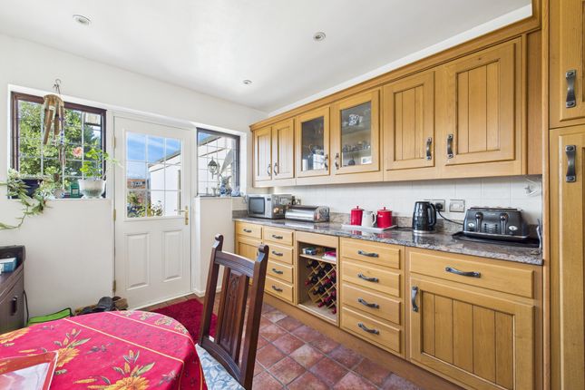 37 The Avenue, Chinnor photo 3