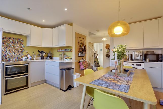 12 Terence Gardens, St. Ronans Road, Southsea photo 2