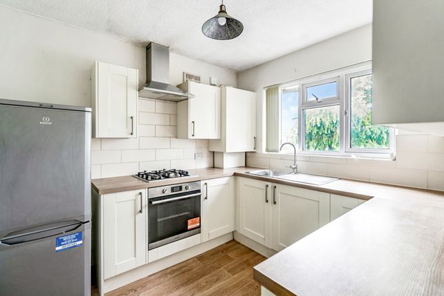 Thumbnail Maisonette to rent in Meadow Road, Pinner