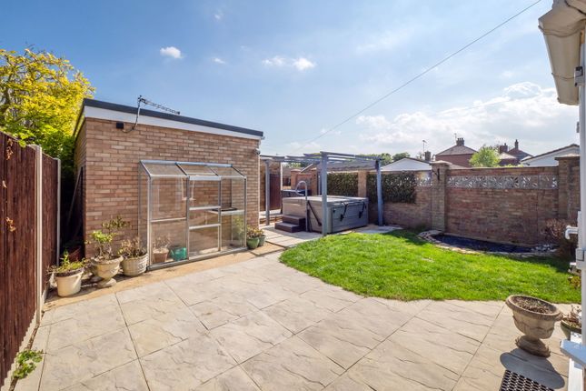 15, Brecklands, Norwich photo 4