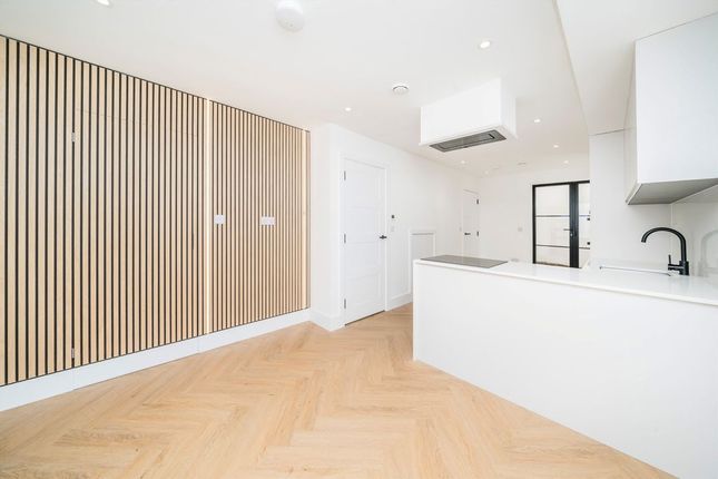 79A, Brighton Road, Surbiton photo 2
