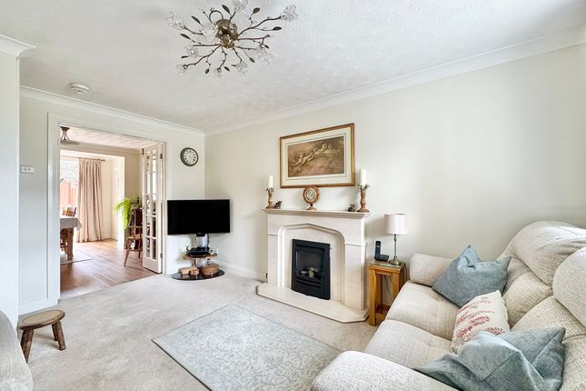 4, Harris Close, Brackley photo 2