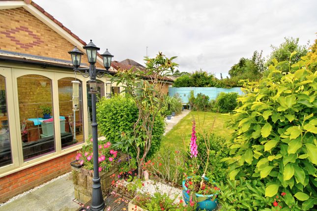 11, Links Drive, Norton, Stourbridge photo 3