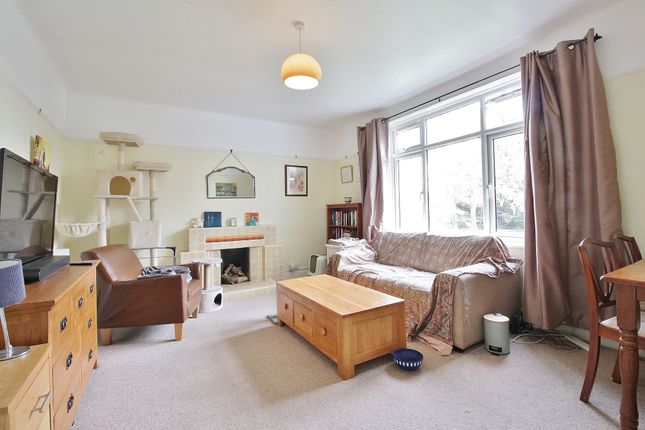 Flat 5, Bedfont Lodge, Isleworth photo 2
