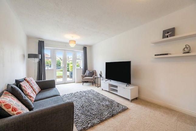 3, Kiln Way, Dunstable photo 3