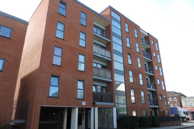 Flat to rent in Sunset House, Grant Road, Harrow Wealdstone, Middlesex