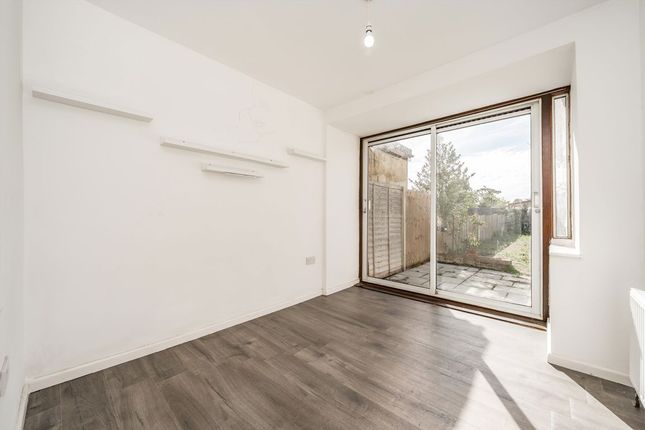 391, Eastcote Lane, Harrow photo 4