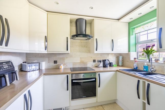 46, Armstrong Way, York photo 4
