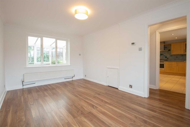 10, Longleat Court, Milton Keynes photo 4