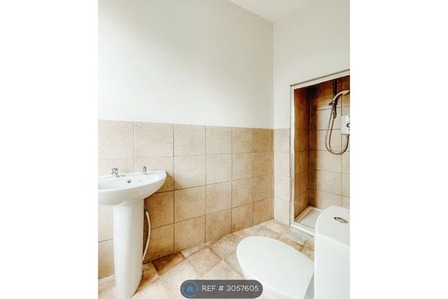EnSuite  Wilford Crescent East, Nottingham photo 5