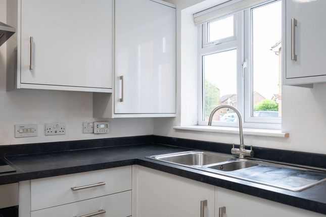 21, Winnet Way, Horsham photo 4