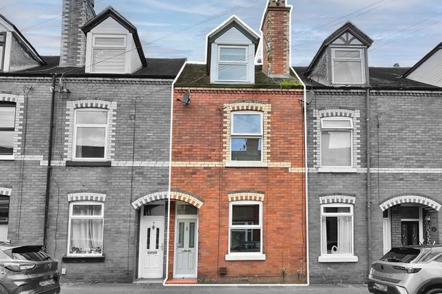 Thumbnail Town house for sale in Parker Street, Leek, Staffordshire