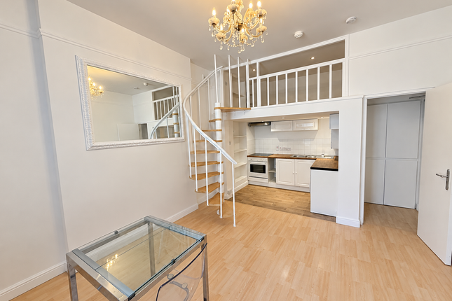 Inverness Terrace, London photo 3