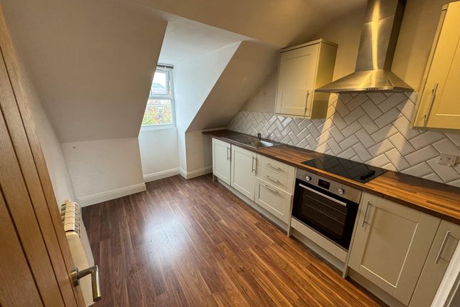 Flat 3, 68-70 Station Road, New Milton photo 2