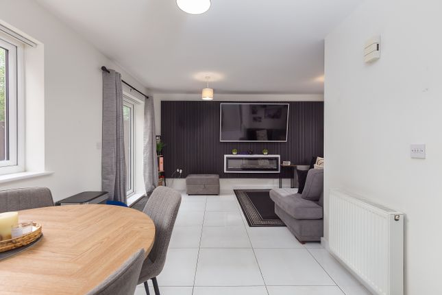 212, Ashton Bank Way, Preston photo 4
