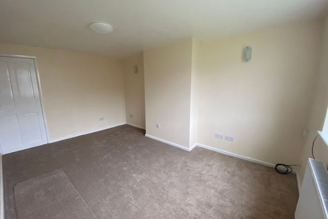 19, Devon Crescent, Haslingden, Rossendale photo 2