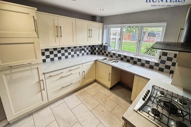 2, Shelley Close, Rugeley photo 2