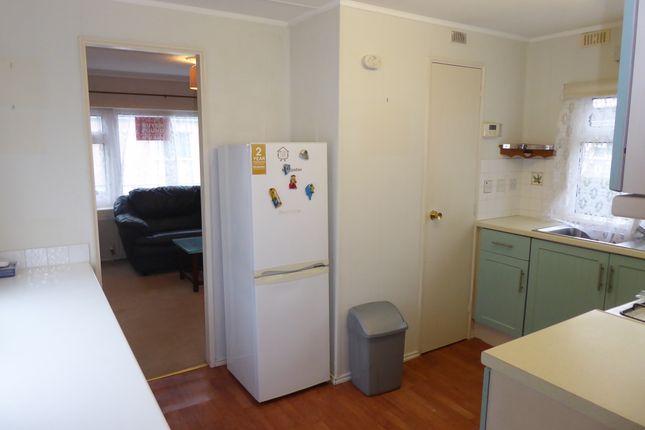 56 Western Avenue, Penton Park, Chertsey photo 3