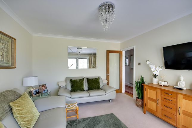 43, Beeches Avenue, Worthing photo 4