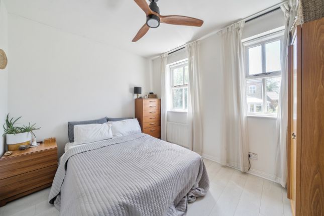 51, Lullingstone Lane, London photo 4