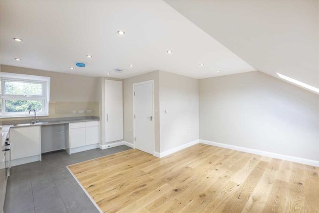 Flat 3,, Louisville Road, Balham photo 4