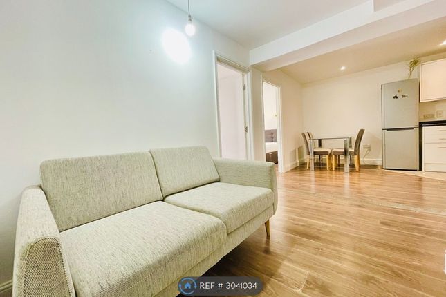 Flat, Hoxton Street, London photo 2