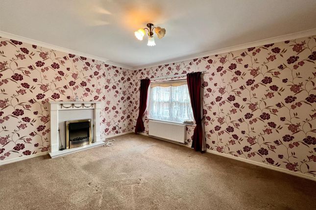 Flat for sale in Strawberry Court, Scalby Road, Scarborough