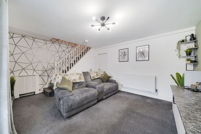 37 Castle Croft, Bolton photo 3