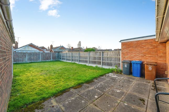 6, Churchill Crescent, Burton-On-Trent photo 2