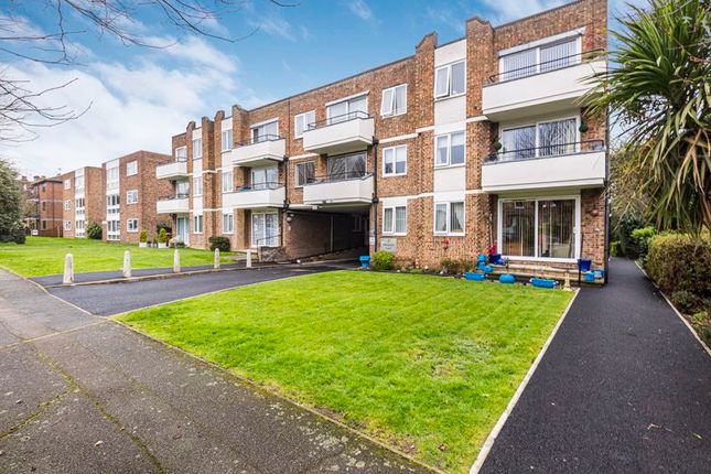 Thumbnail Flat for sale in Glenwood Court, The Park, Sidcup