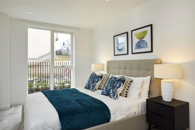 100,, Baylis Road, London photo 5