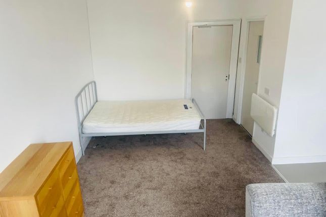 Flat At, 7, Market Place, Richmond photo 4