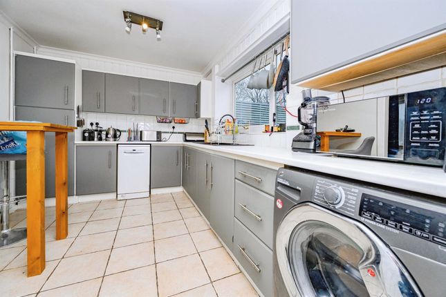 29, Hill Common, Hemel Hempstead photo 2