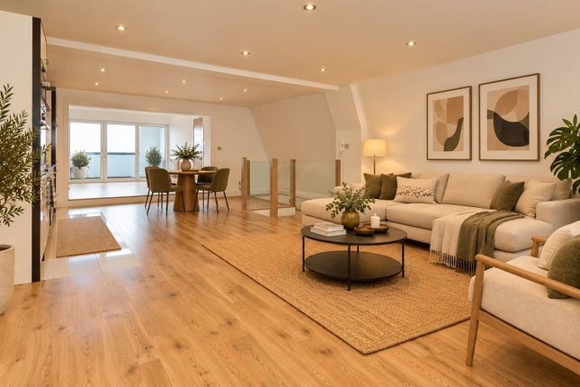 Flat 8, 6-12 Triangle Road, Hackney photo 2